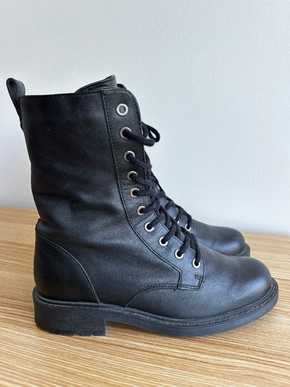 Clarks Size Lace Up Boots - Size 7.5